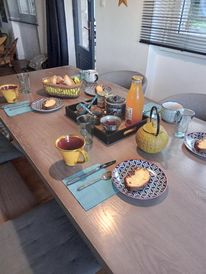 Le 28 Bed & Breakfast อูแซร์ช ภายนอก รูปภาพ