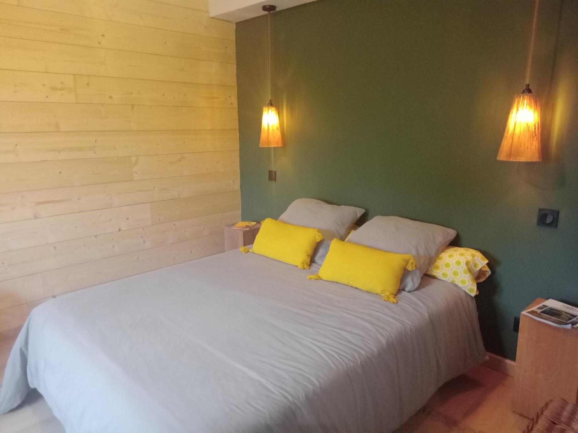 Le 28 Bed & Breakfast อูแซร์ช ภายนอก รูปภาพ